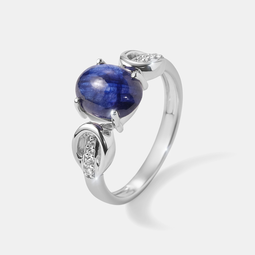 Серебряное кольцо с сапфиром